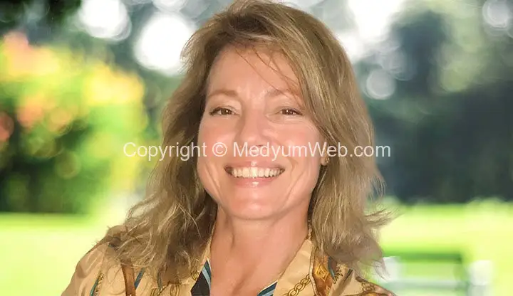 Çiftlik Karadona Medyum Menekşe